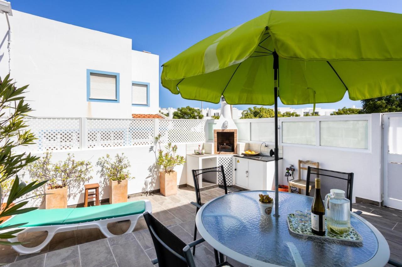 Newly Renovated 2 Bedroom Townhouse - Close To Salema Beach Buitenkant foto