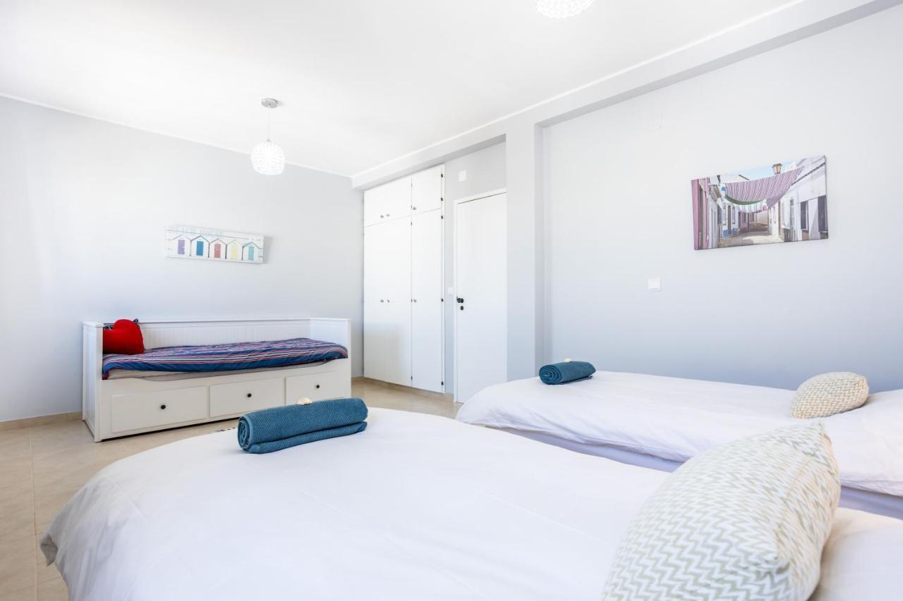 Newly Renovated 2 Bedroom Townhouse - Close To Salema Beach Buitenkant foto