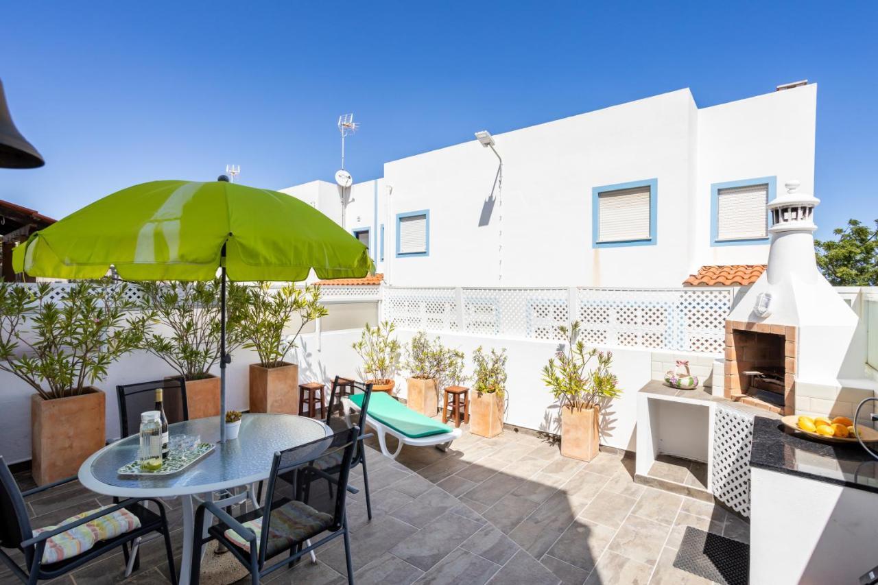 Newly Renovated 2 Bedroom Townhouse - Close To Salema Beach Buitenkant foto